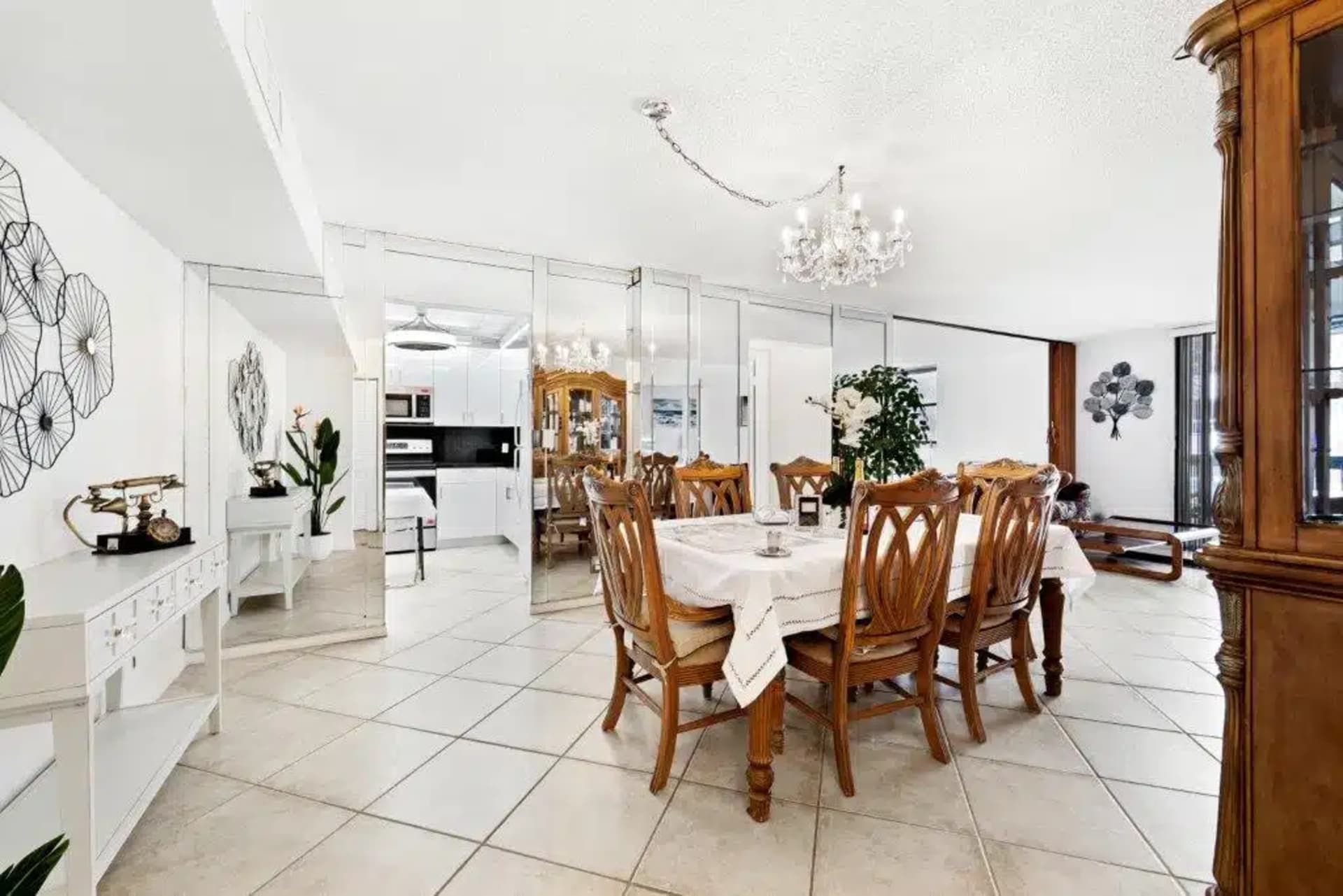 Beautiful apartment next to the beach