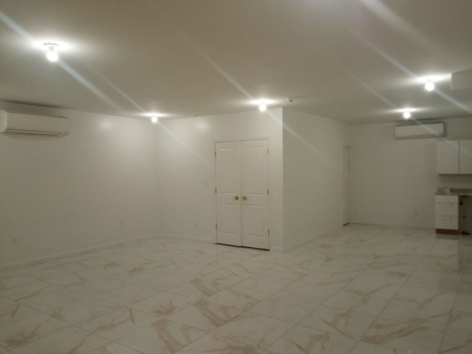 New freshly finished nice space in center KJ