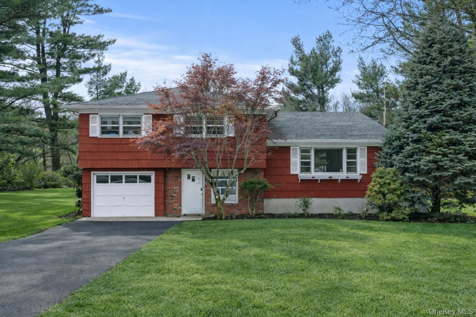 3 Anchor Rd, Spring Valley, NY 10977
