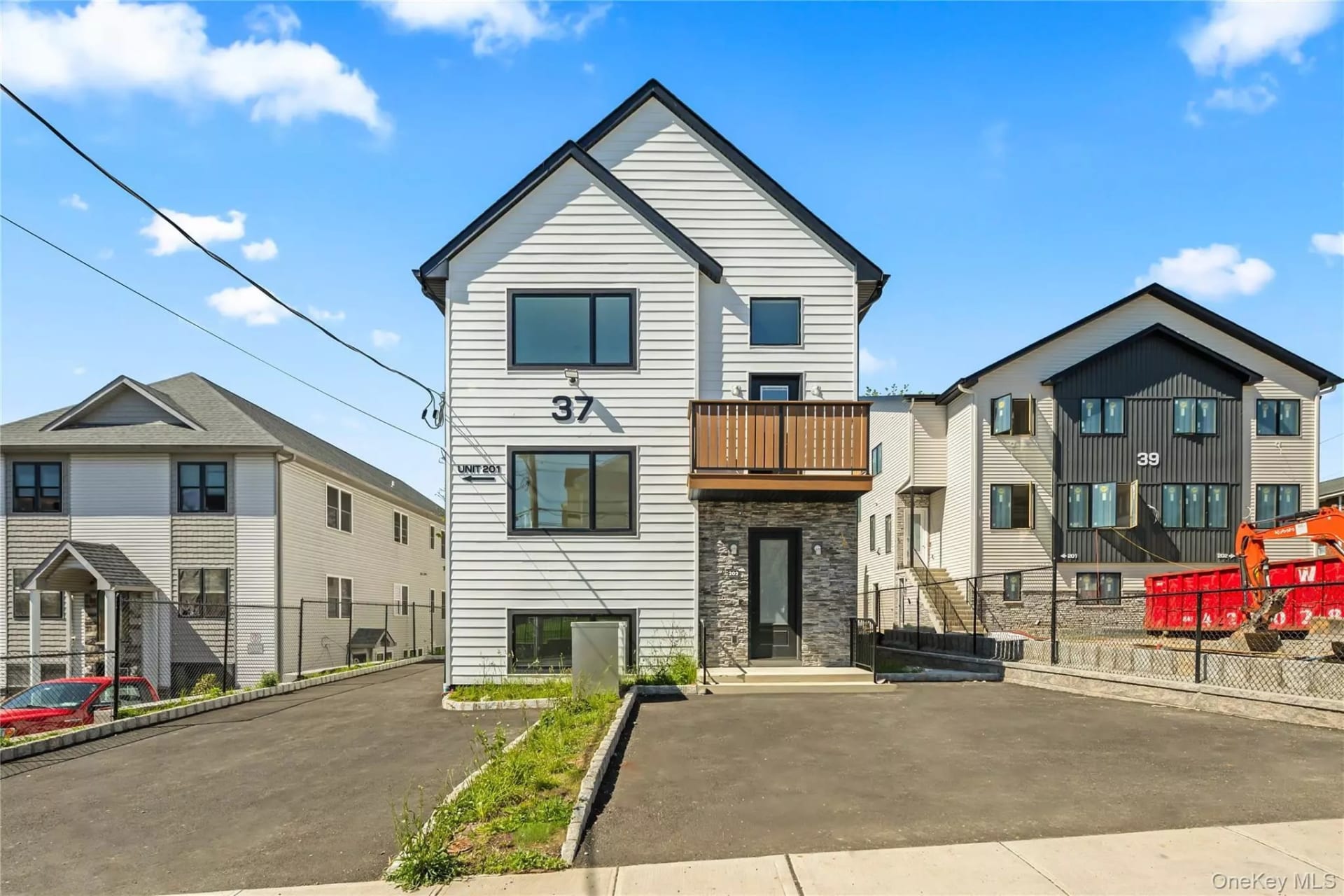 8 Bedroom Condominium For Sale