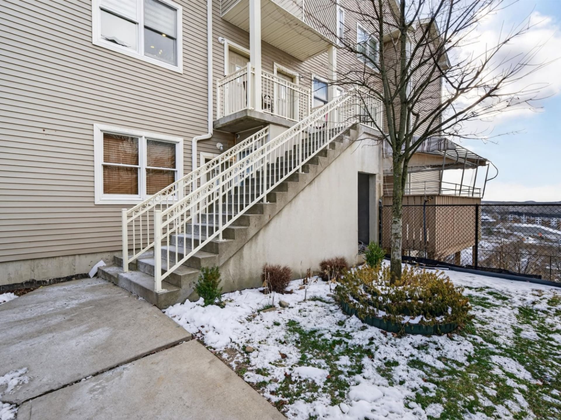 Stunning 7 Room House for Sale in Monroe, NY - $775K | Gorgeous Living Awaits - Modern Comforts