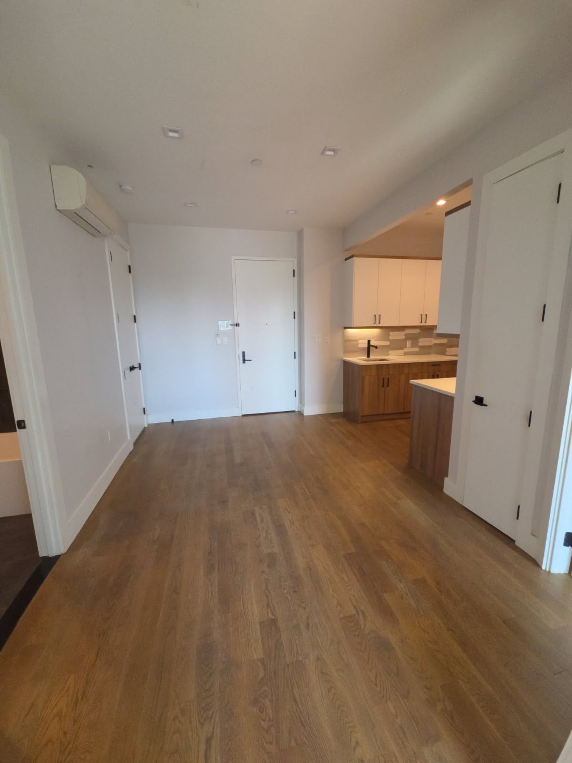 2 Bedroom Vernon Marcy 