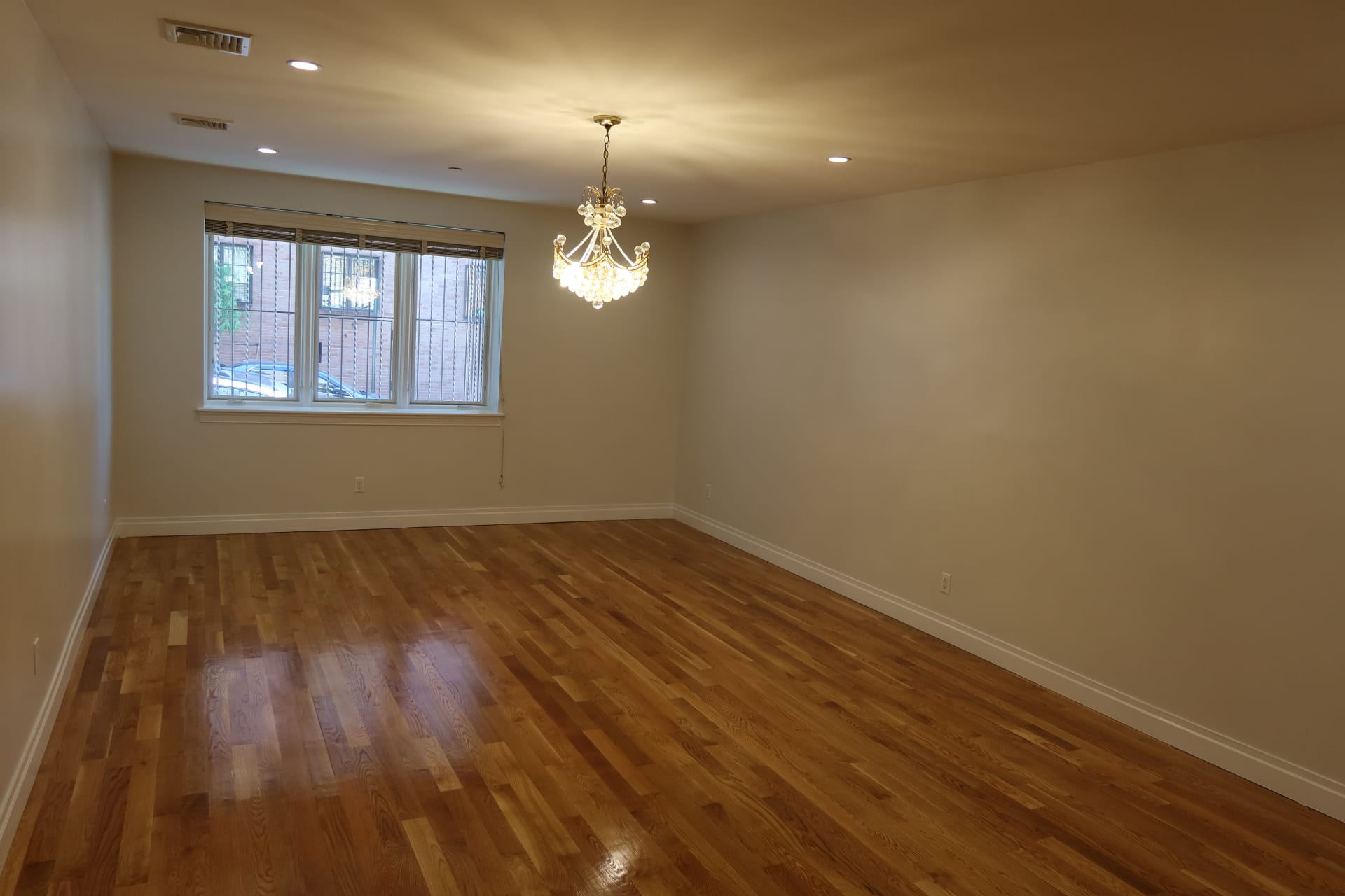 Domsey 3 Bedroom very spacious 