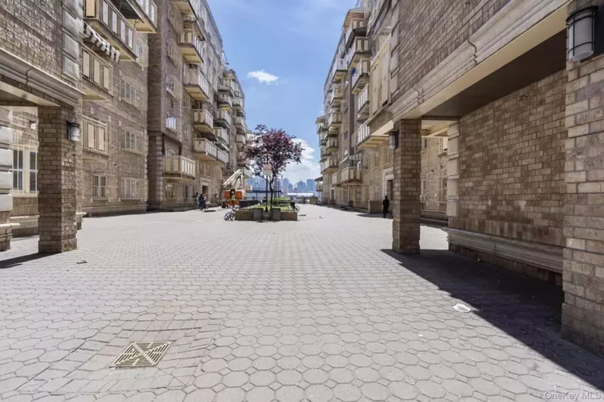 Spacious 4 Room Home in Prime Brooklyn Location
