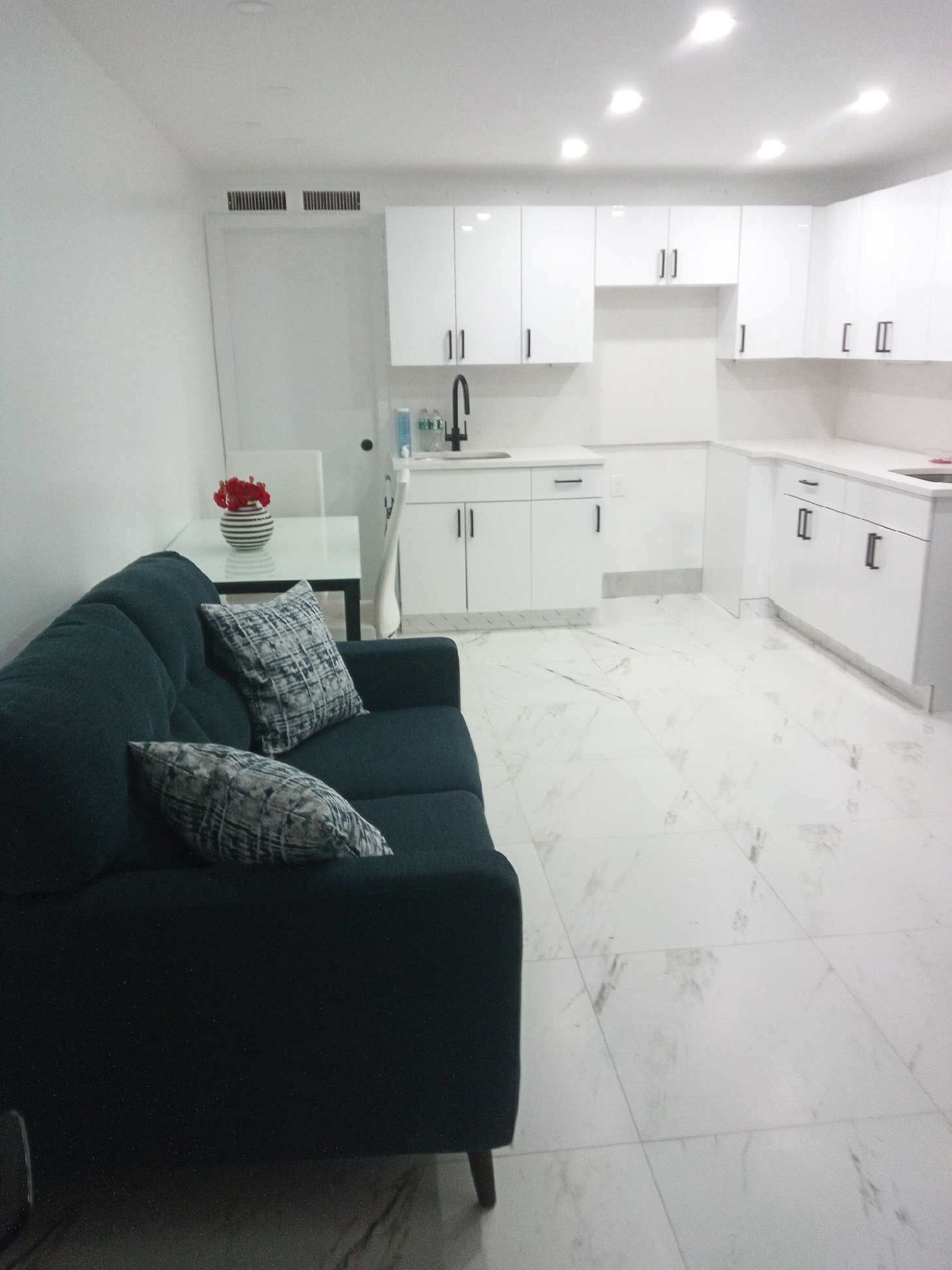 Cozy 1 Bedroom Apartment