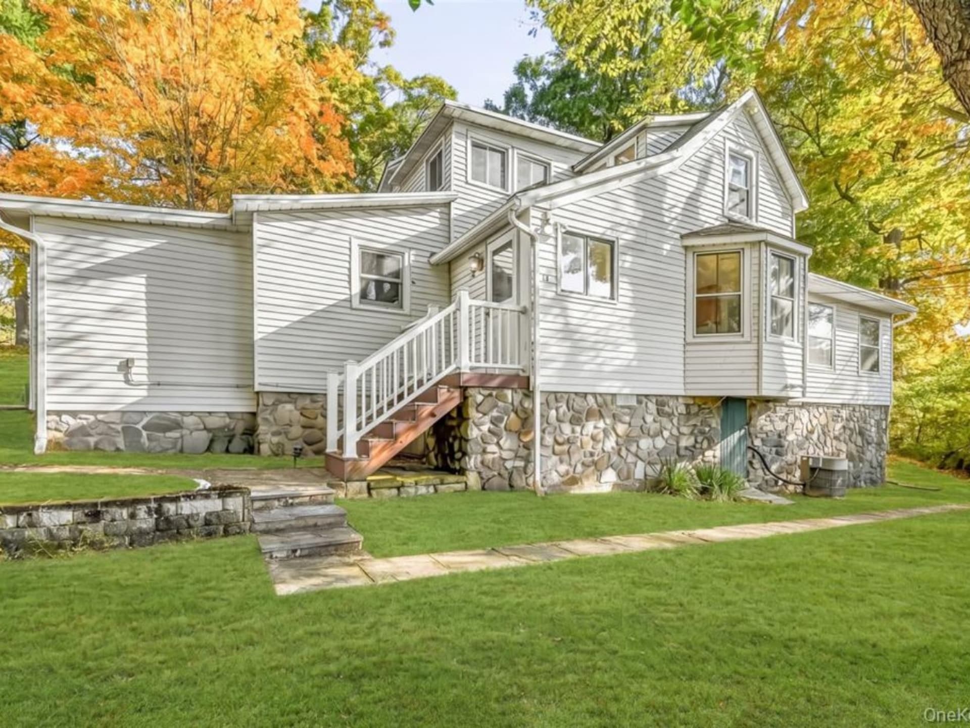 3BR Cape Cod at 36 Weygant Hill, Highland Mills