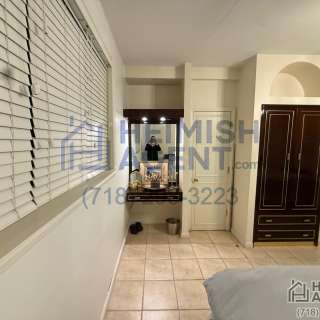 5BR House for Sale in Brooklyn