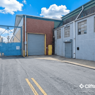 20,000 - 76,000 SF Warehouse Space For Lease