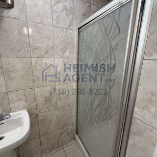 1BR Rental in Brooklyn (photo 6 of 8)