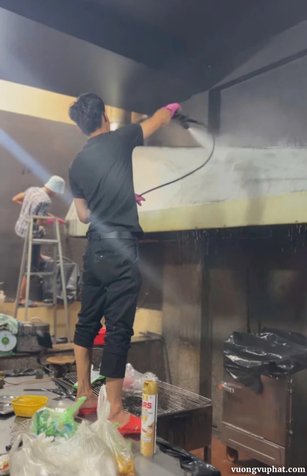 Vệ sinh nhà hàng tại Nguyễn Hữu Thọ BMT