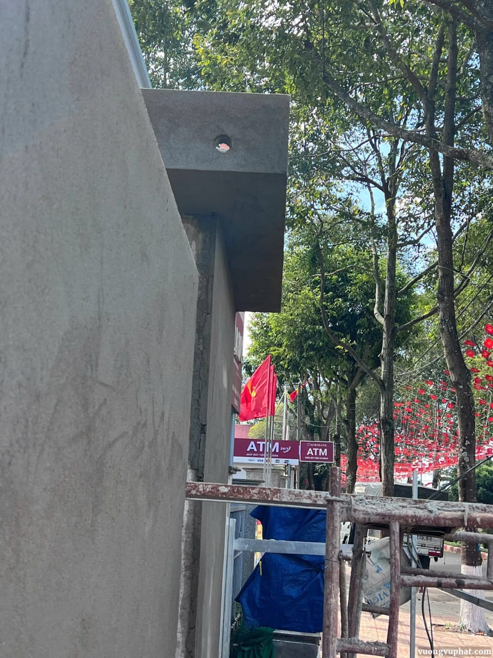 xây tường quỹ tín dụng tân hòa đăk lăk