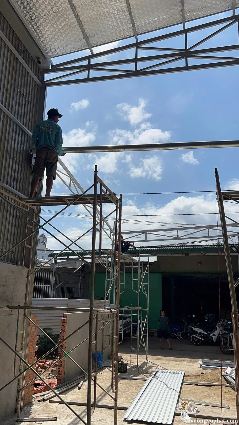 thi công cửa cuốn kho xưởng tại Dak Lak