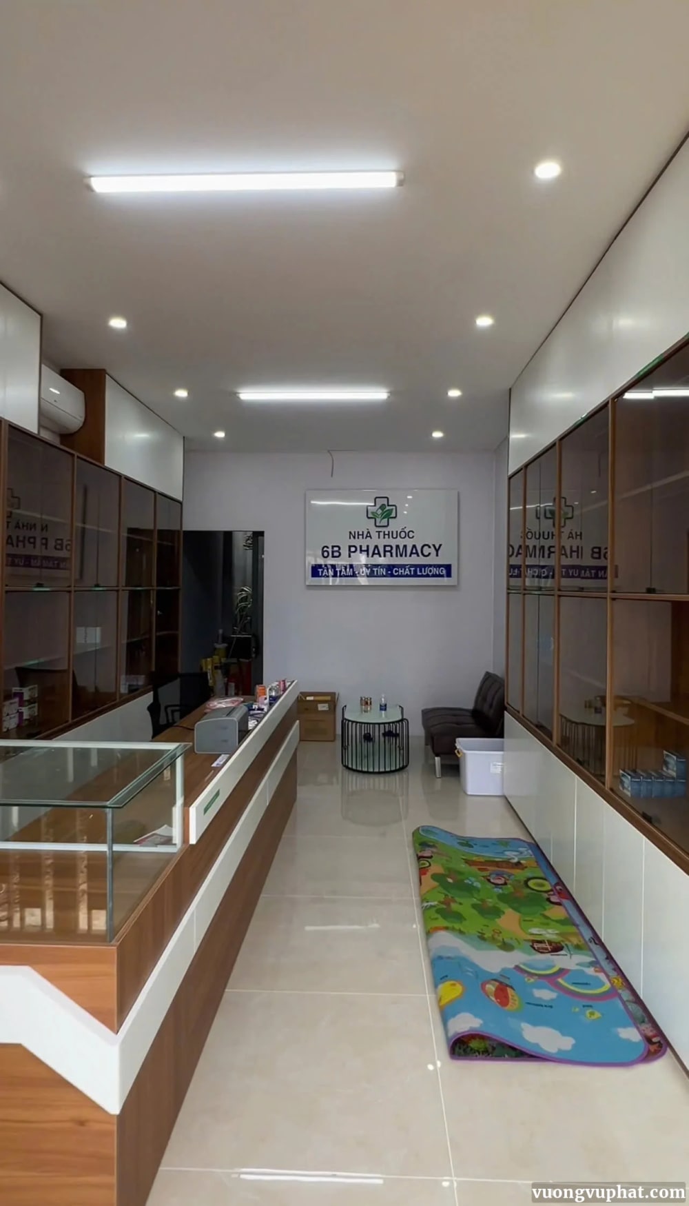 sửa nhà cải tạo thành tiệm thuốc tây tại bmt