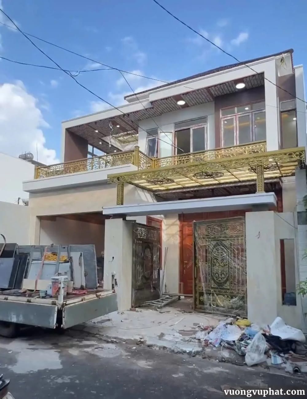 hoàn thành cổng lan can nhôm đúc tại BMT Đắk Lắk