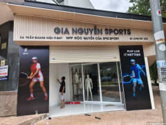 Bảng hiệu Gia Nguyễn Sports tại BMT