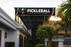 bảng hiệu pickleball tại Phạm Ngũ Lão BMT