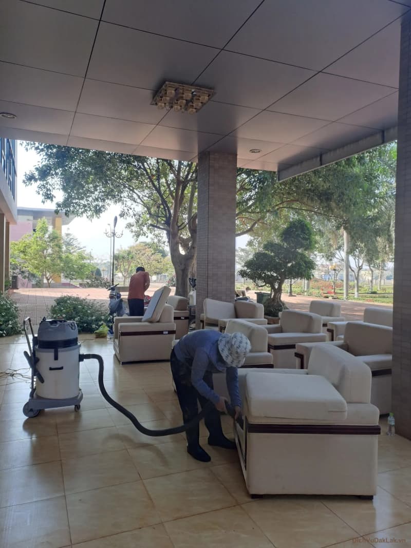 thợ vệ sinh nệm sofa đắk lắk