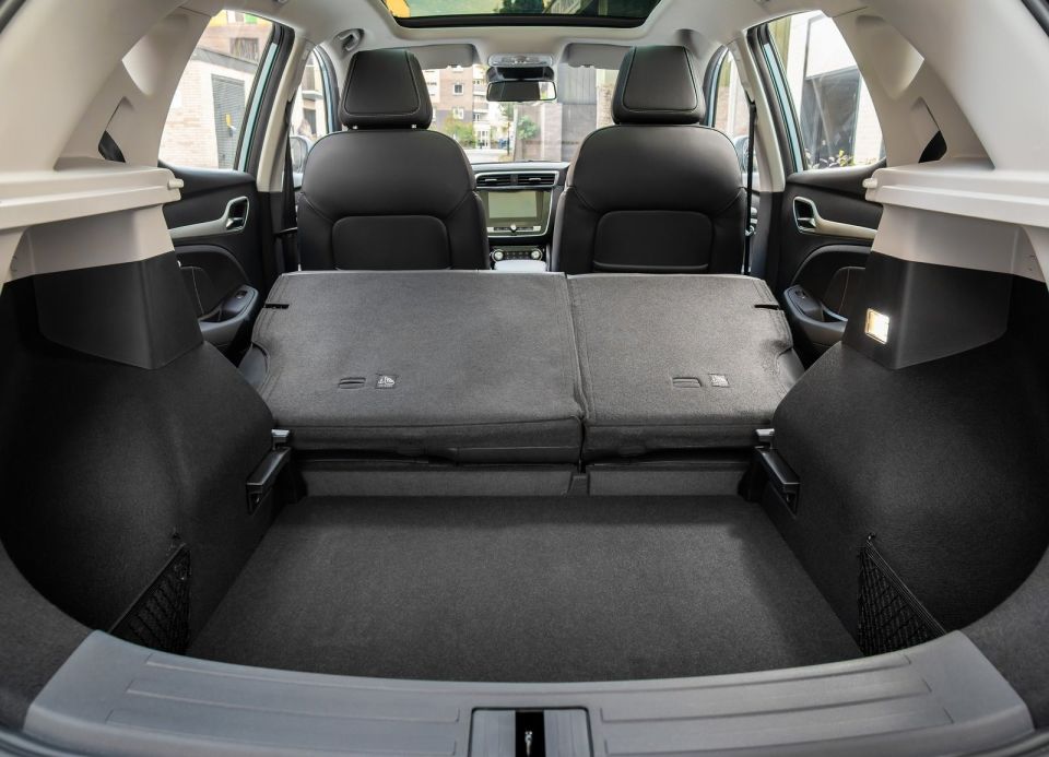 MG ZS Electric 2019 practicality and space