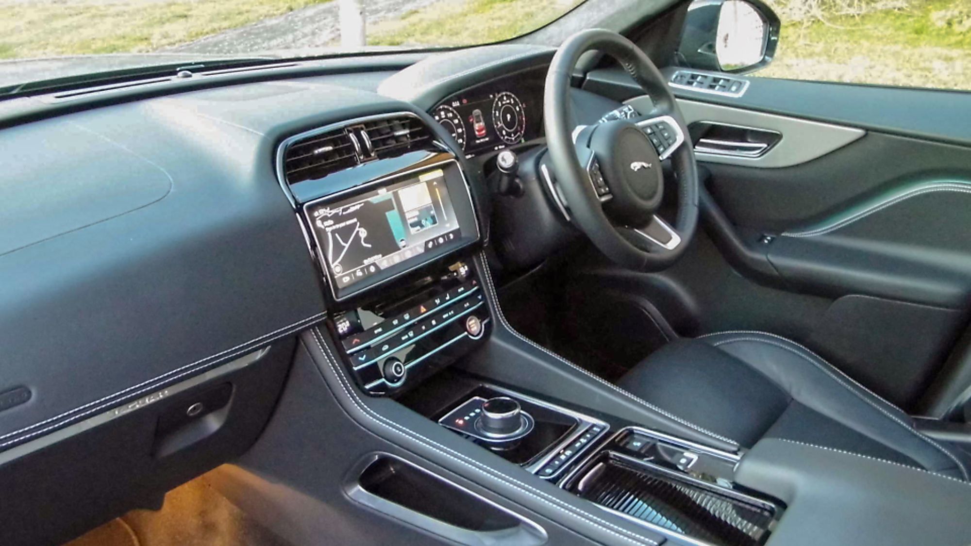 Jaguar F-Pace Inside