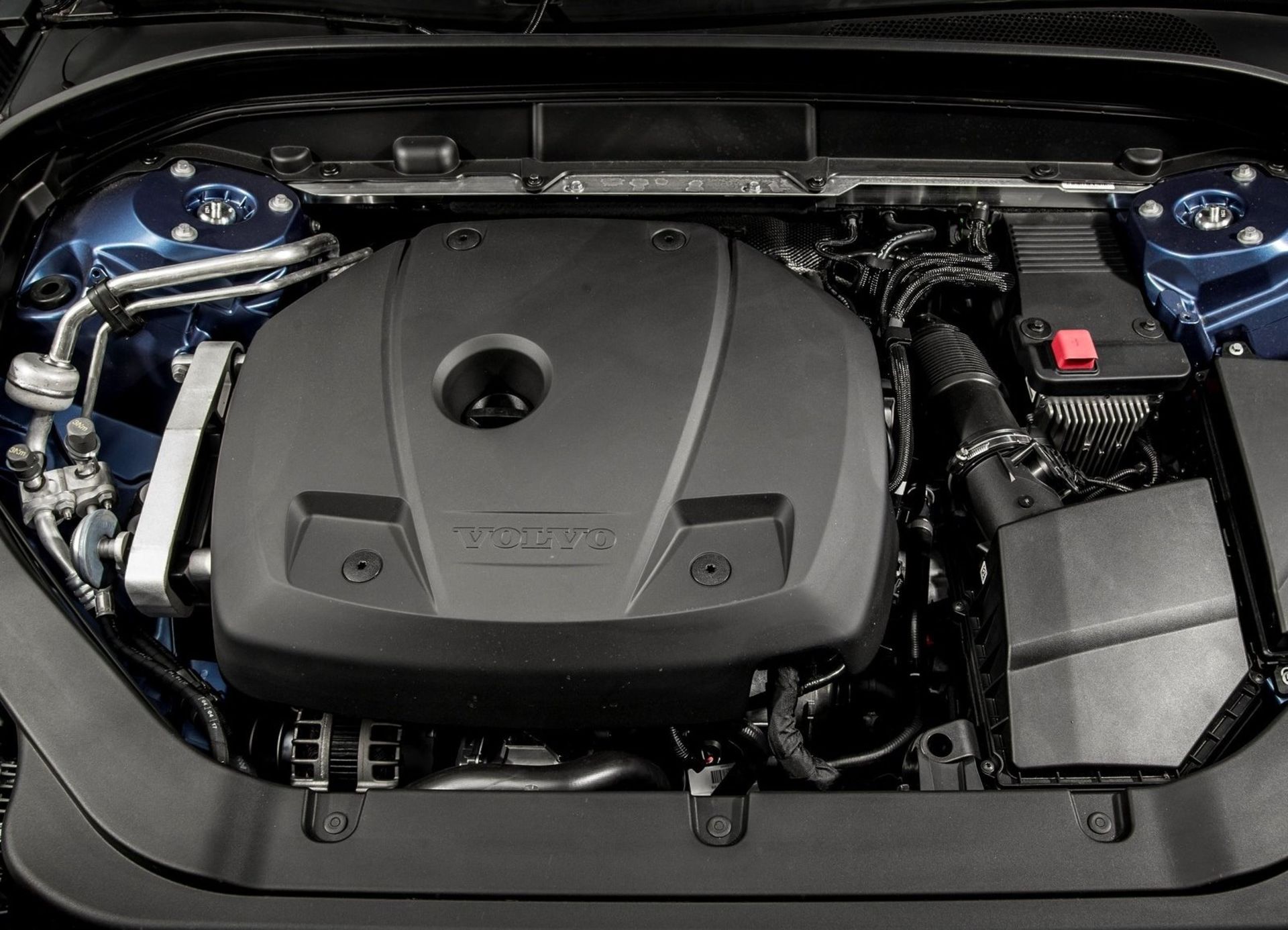 Volvo XC60 T6 AWD Turbocharged and Supercharged engine