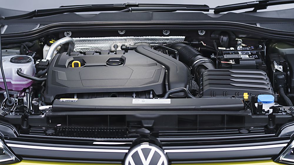 2020 Volkswagen Golf Mk8 engine bay