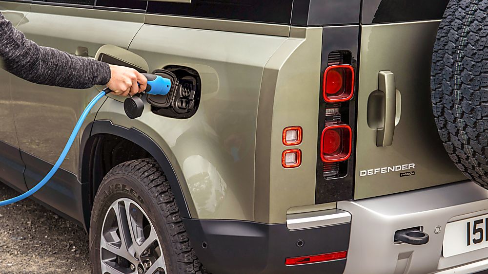 Land Rover Defender PHEV Hybrid charge