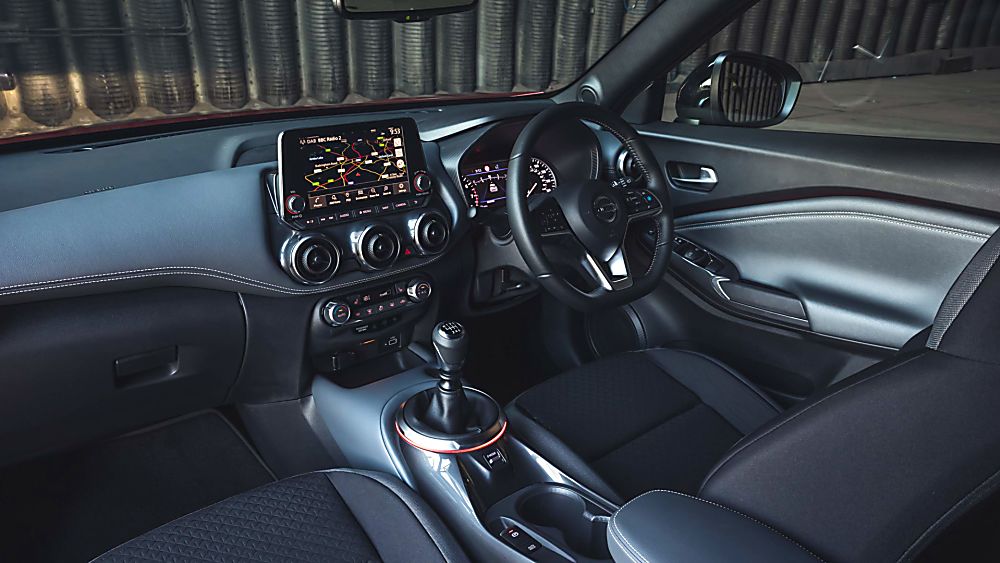 Nissan Juke II Interior Front