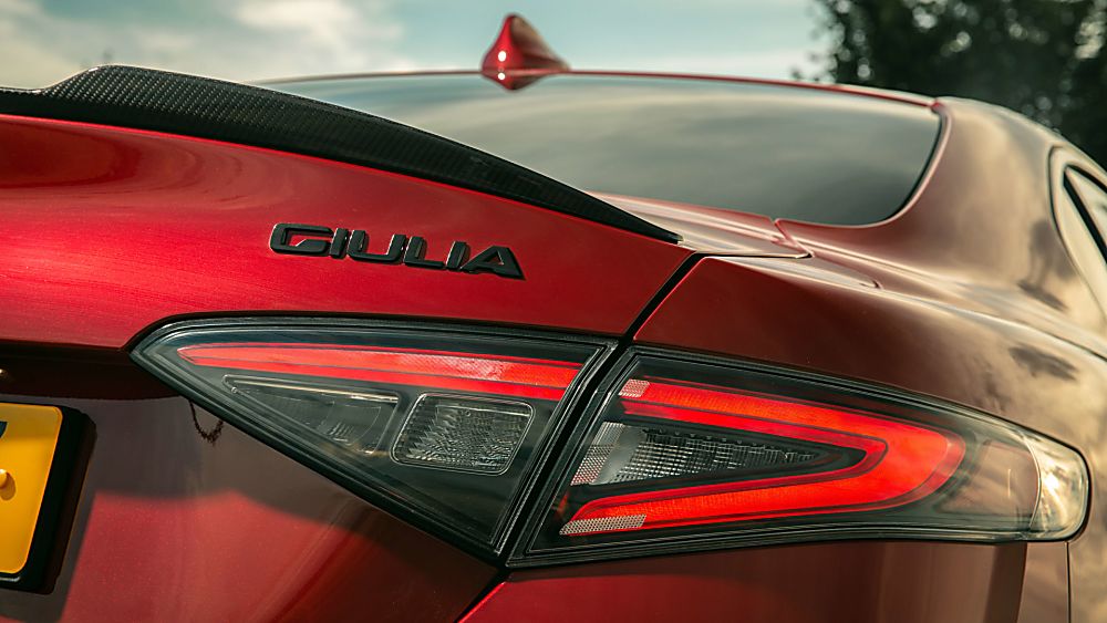 Alfa Romeo Giulia Quadrifoglio Verde Emblem