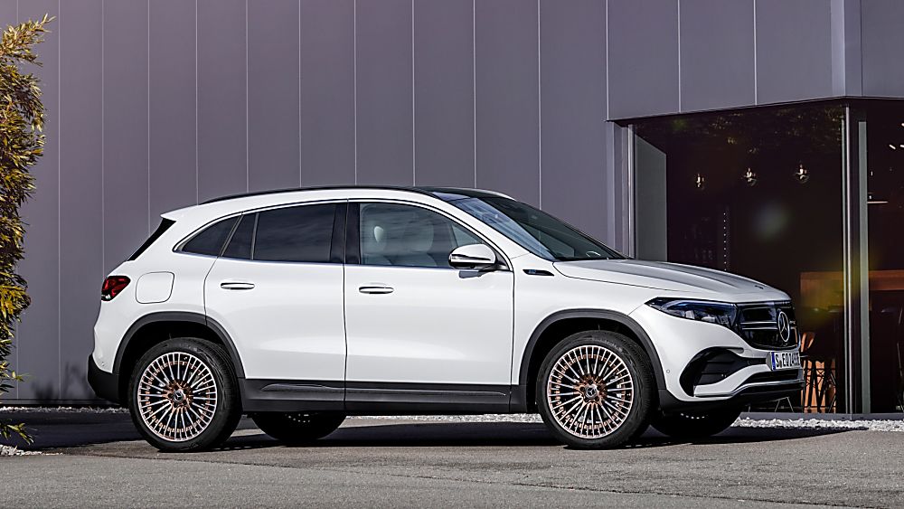 MERCEDES-BENZ: All-electric EQA finally revealed Side