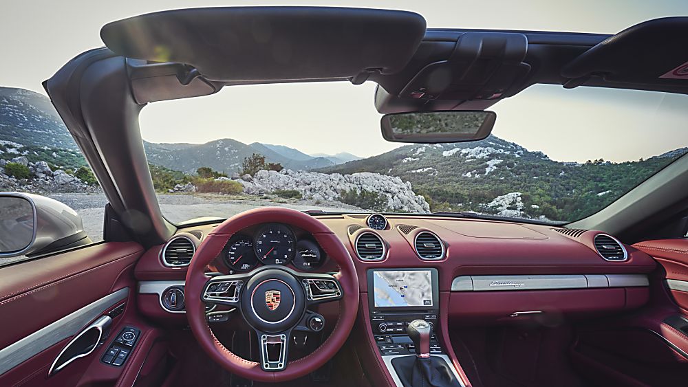 PORSCHE: 718 Boxster gains 25 Years anniversary edition Interior