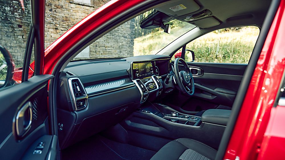 MERCEDES-BENZ: New C-Class saloon and estate revealed - Interior Front