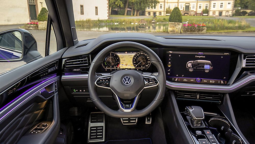 VOLKSWAGEN: Orders open for Touareg R PHEV flagship Interior