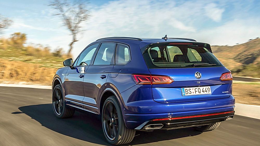 VOLKSWAGEN: Orders open for Touareg R PHEV flagship On the Road Rear