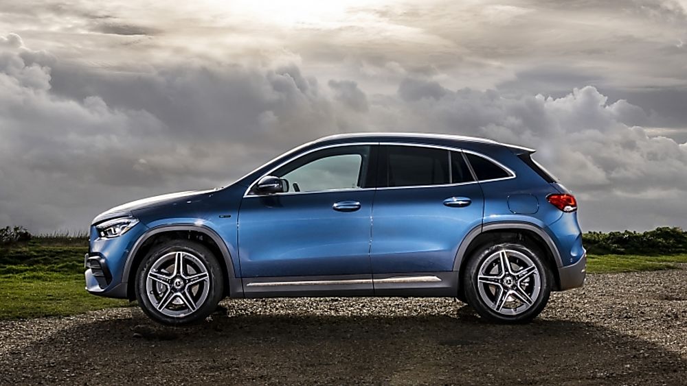Review: Mercedes-Benz GLA 250 e PHEV Side