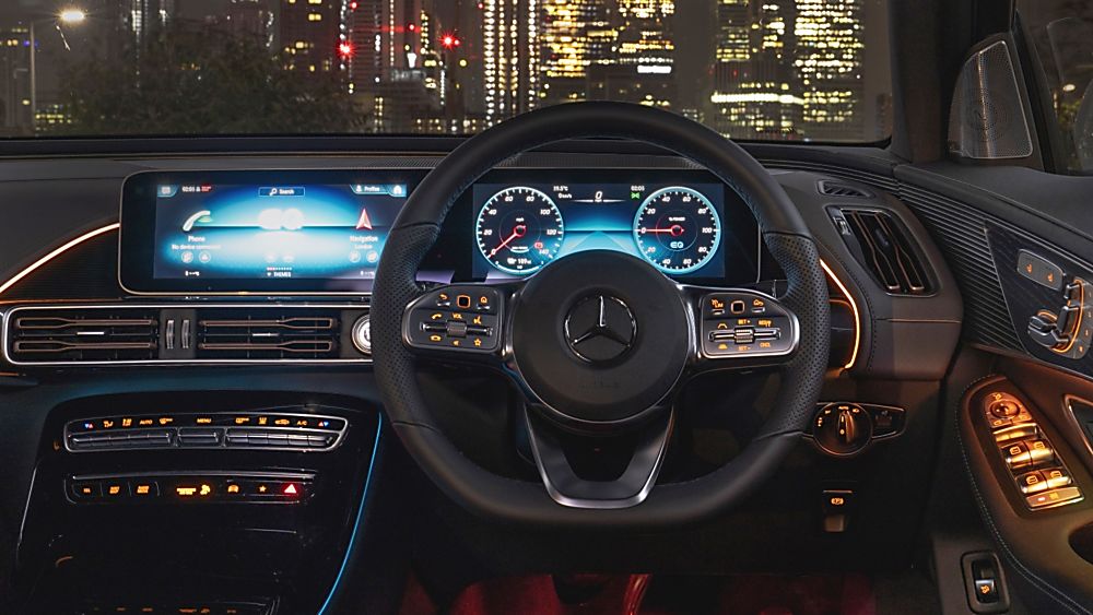 Review: Mercedes-Benz EQC 400 Cockpit