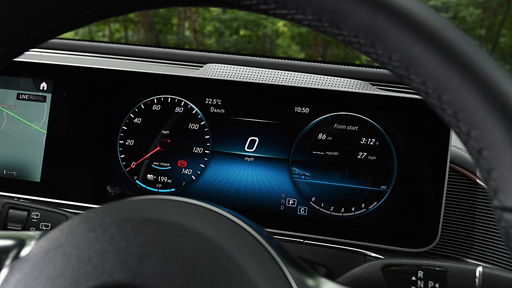 Review: Mercedes-Benz EQC 400 Speedometer