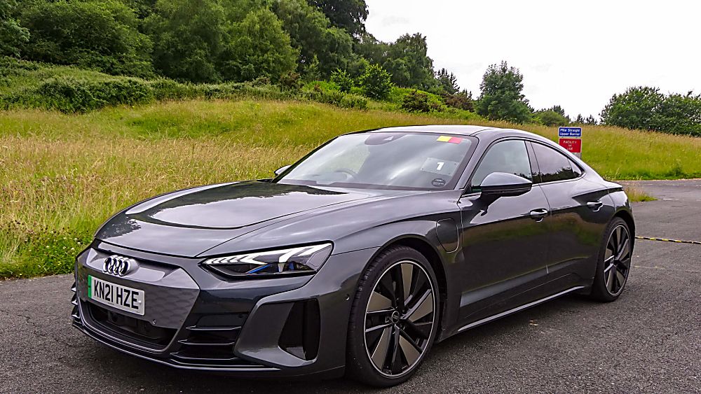 Review: Audi e-tron GT quattro Front Side