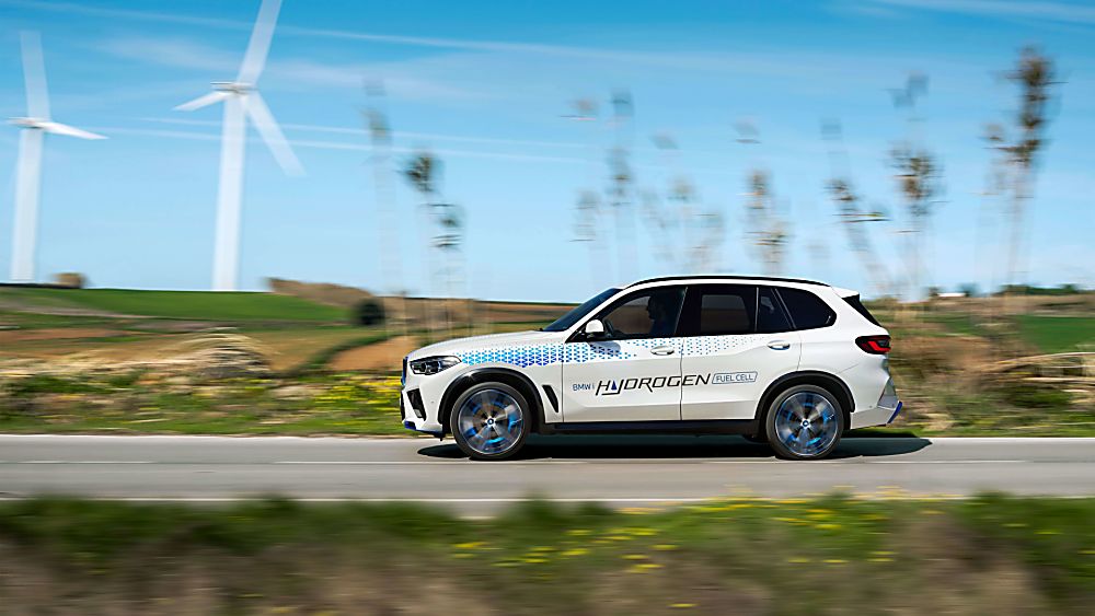 BMW: iX5 Hydrogen to get small production run Hero Side