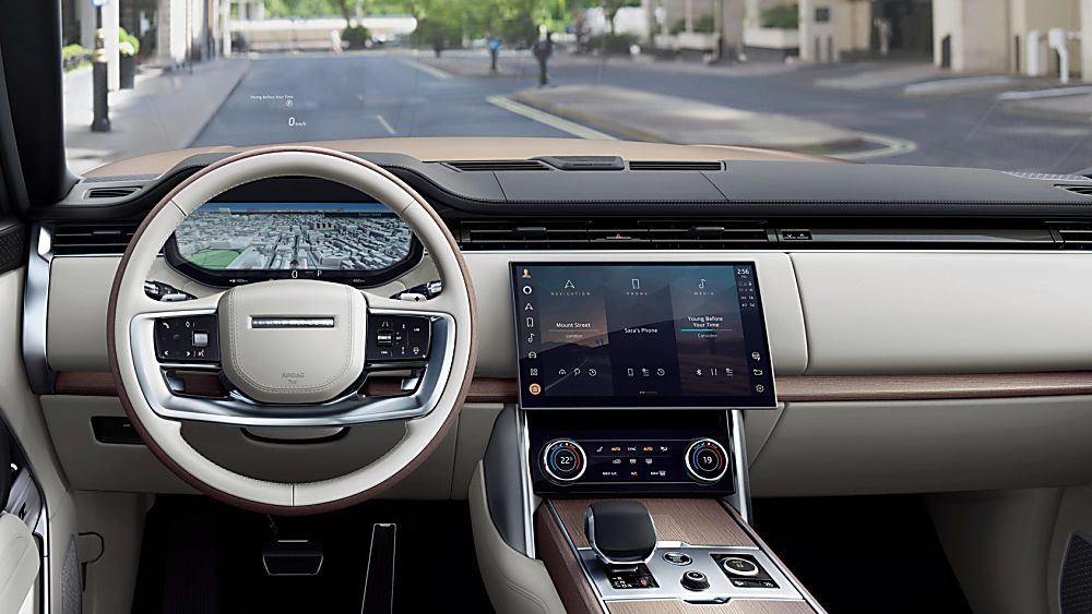 LAND ROVER: All-new Range Rover makes global debut Cockpit