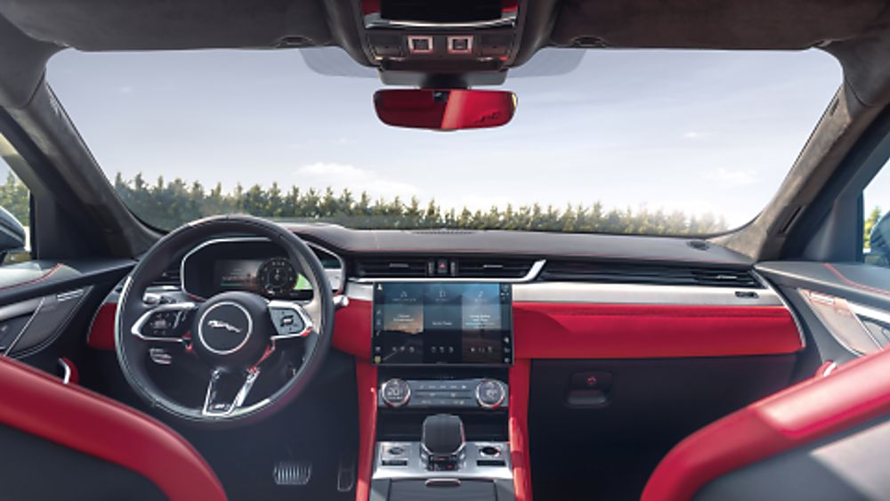 JAGUAR: 2020 F-Pace Interior