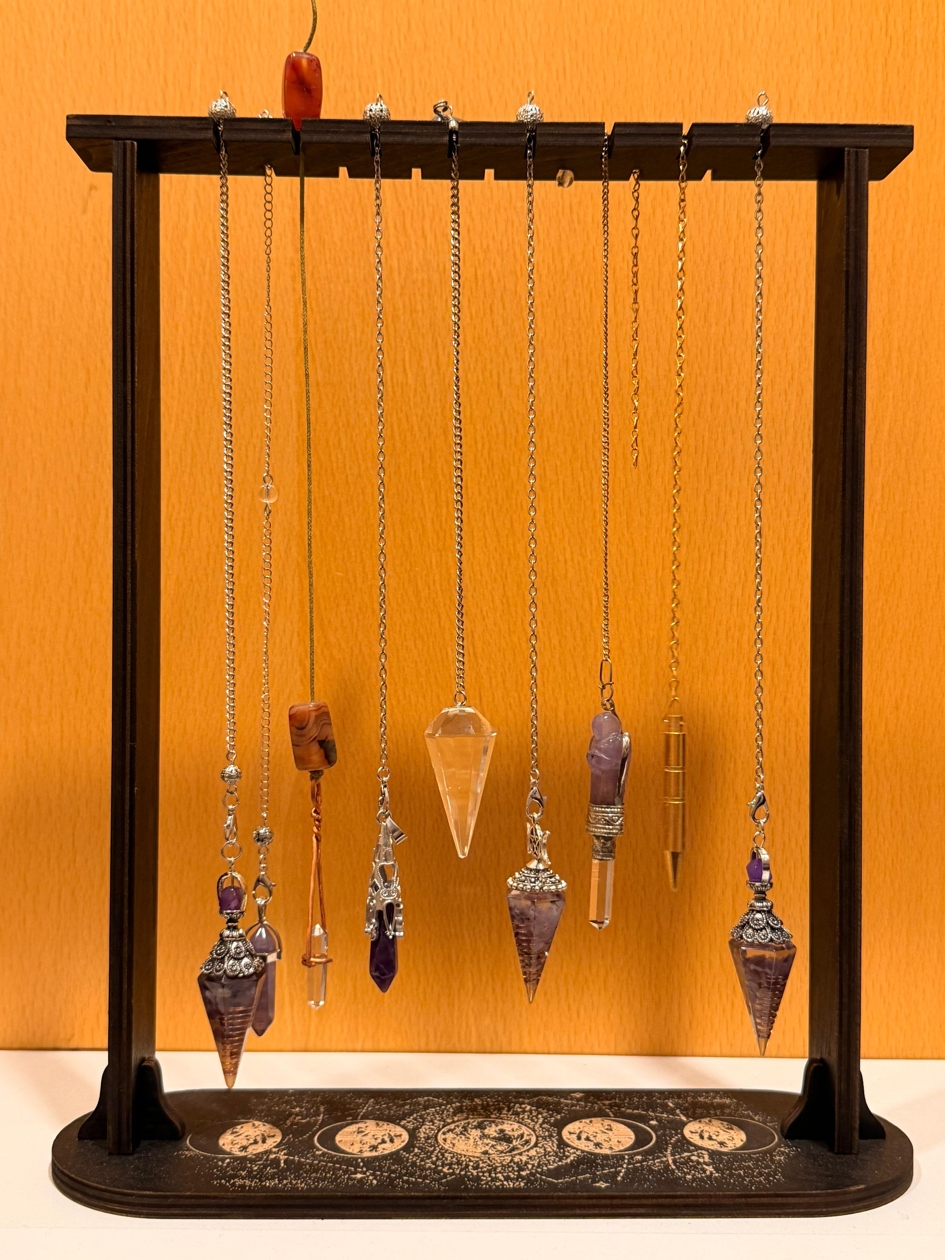 Expositor com pêndulos de cristal