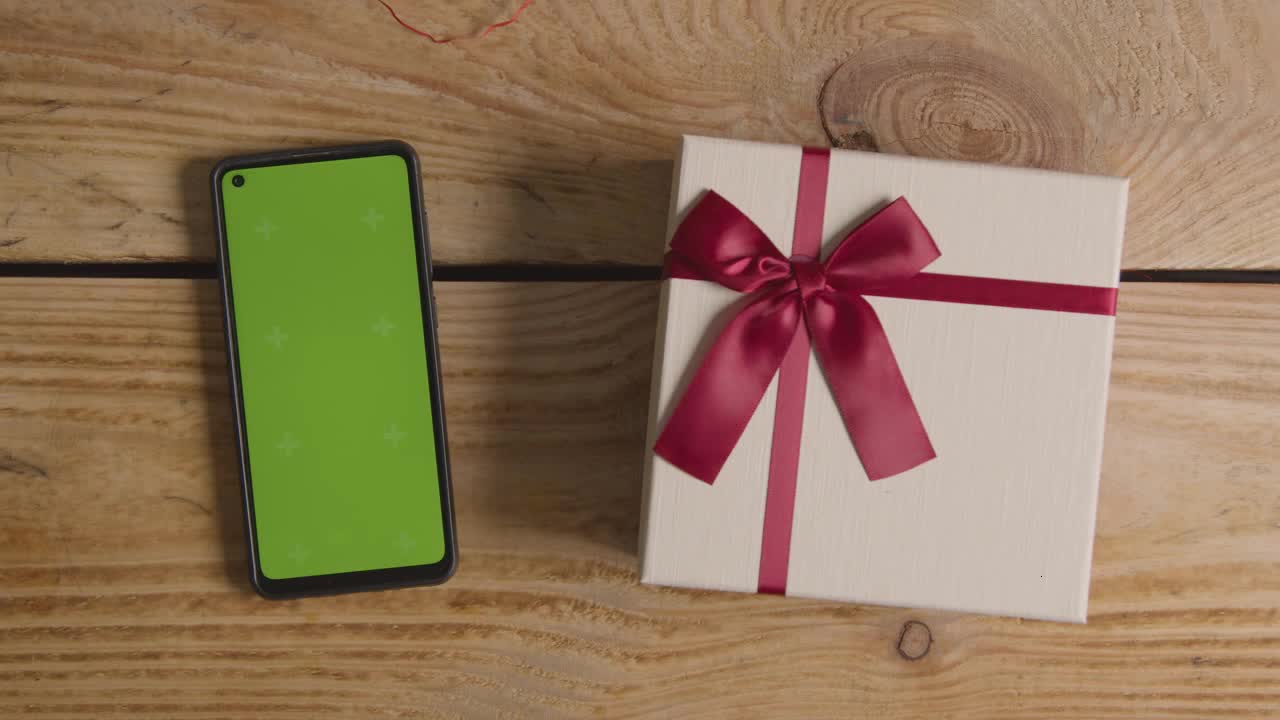 Gift Box and Mobile Screen Free Green Screen preview