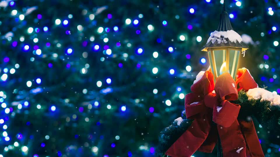 Camera focus on christmas globe and ribbon preview