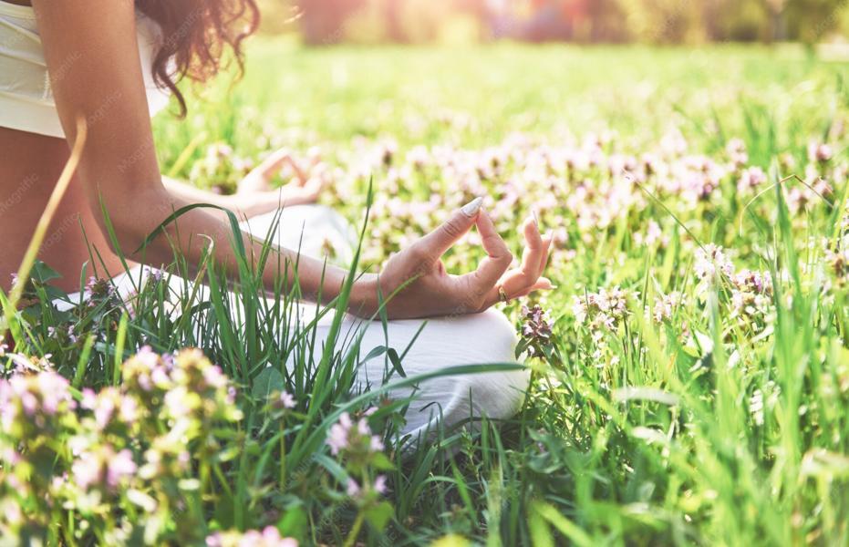 Yoga della risata al Mulino Scodellino: tre appuntamenti tra benessere, musica e divertimento Yoga della risata al Mulino Scodellino: tre appuntamenti tra benessere, musica e divertimento