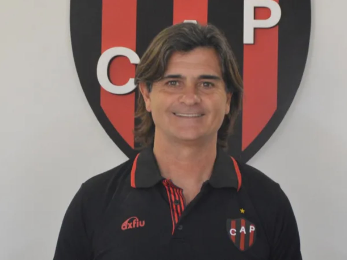 FORESTELLO SE VA DE PATRONATO