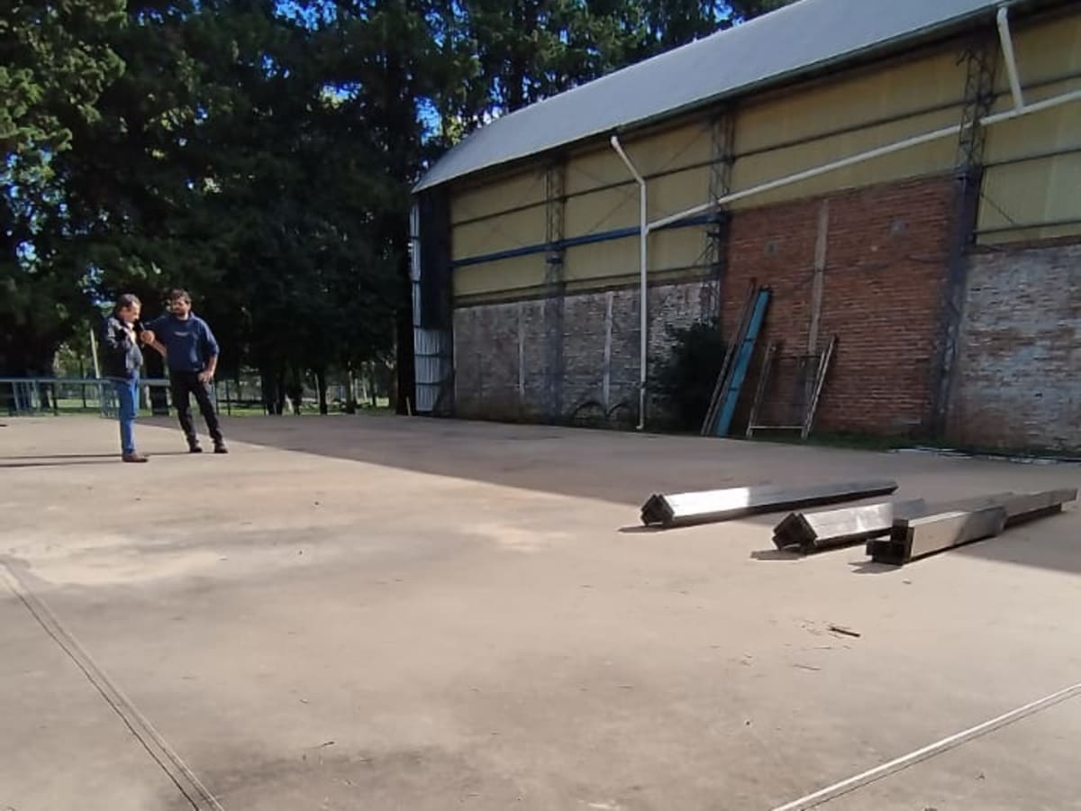 CULTURAL INICIÓ EL MONTAJE DE UNA CANCHA DE BLINDEX