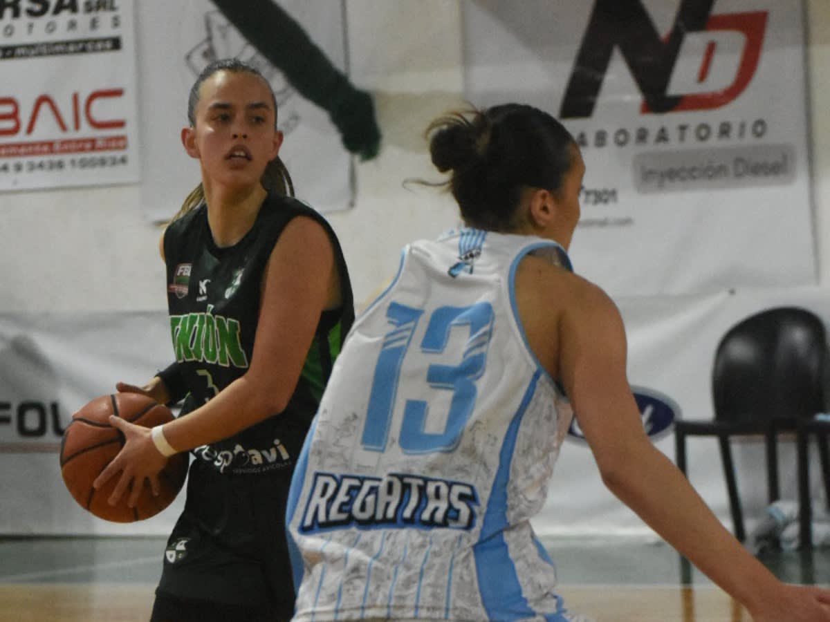LAS PIBAS DE UNIÓN GANARON Y SE PRENDEN EN LA PELEA