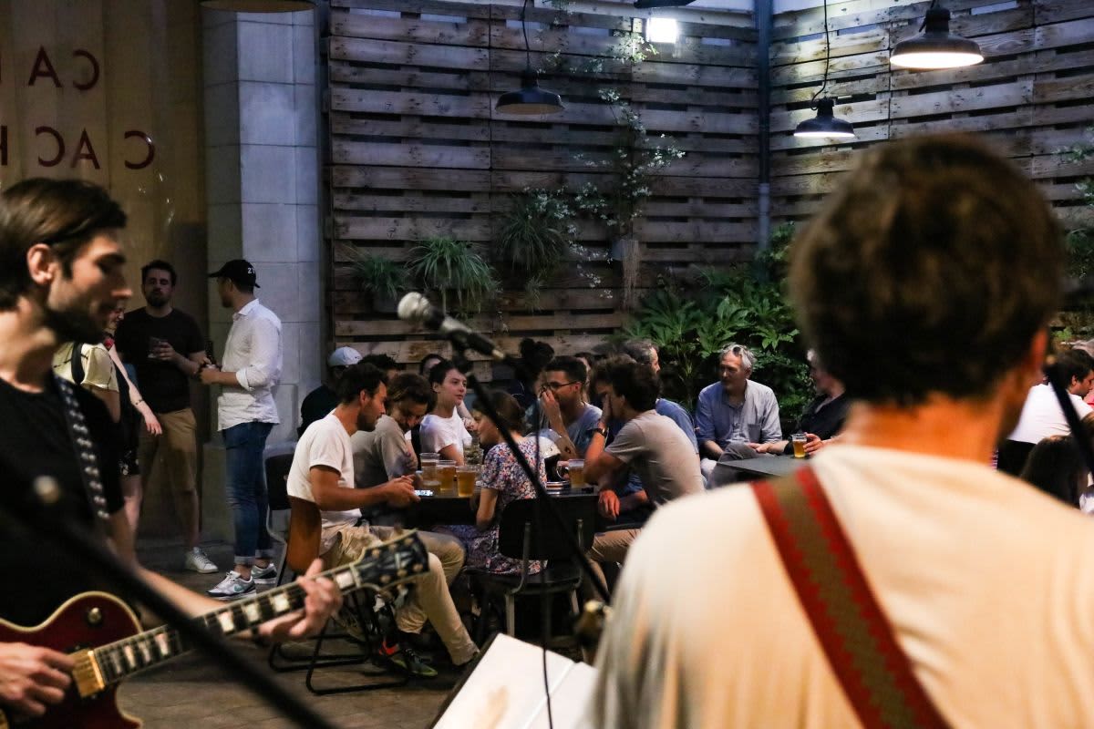 Fête de la musique : comment sonoriser un concert dans un bar