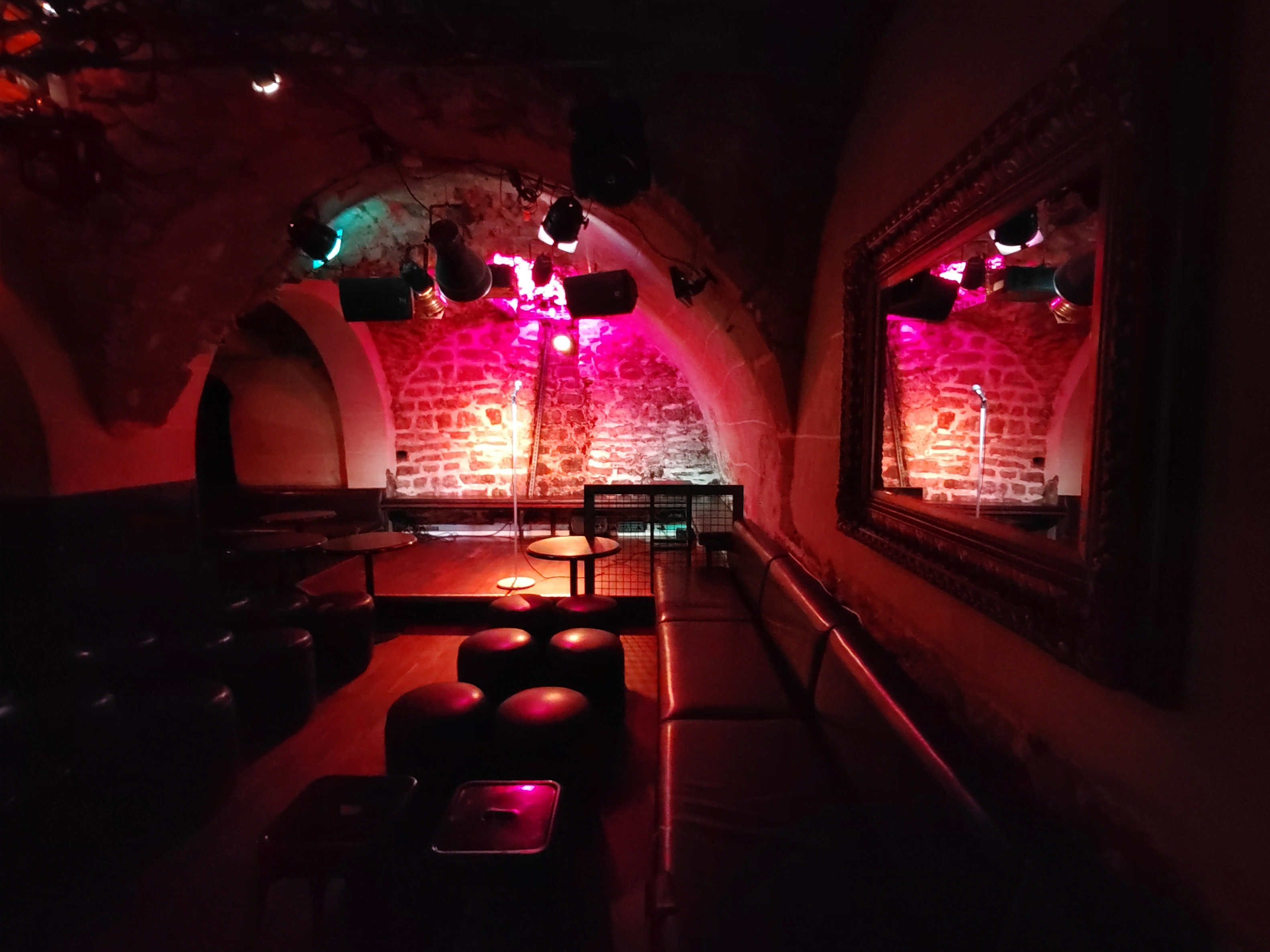Caféconcert, bar & restaurant avec musique live à Paris