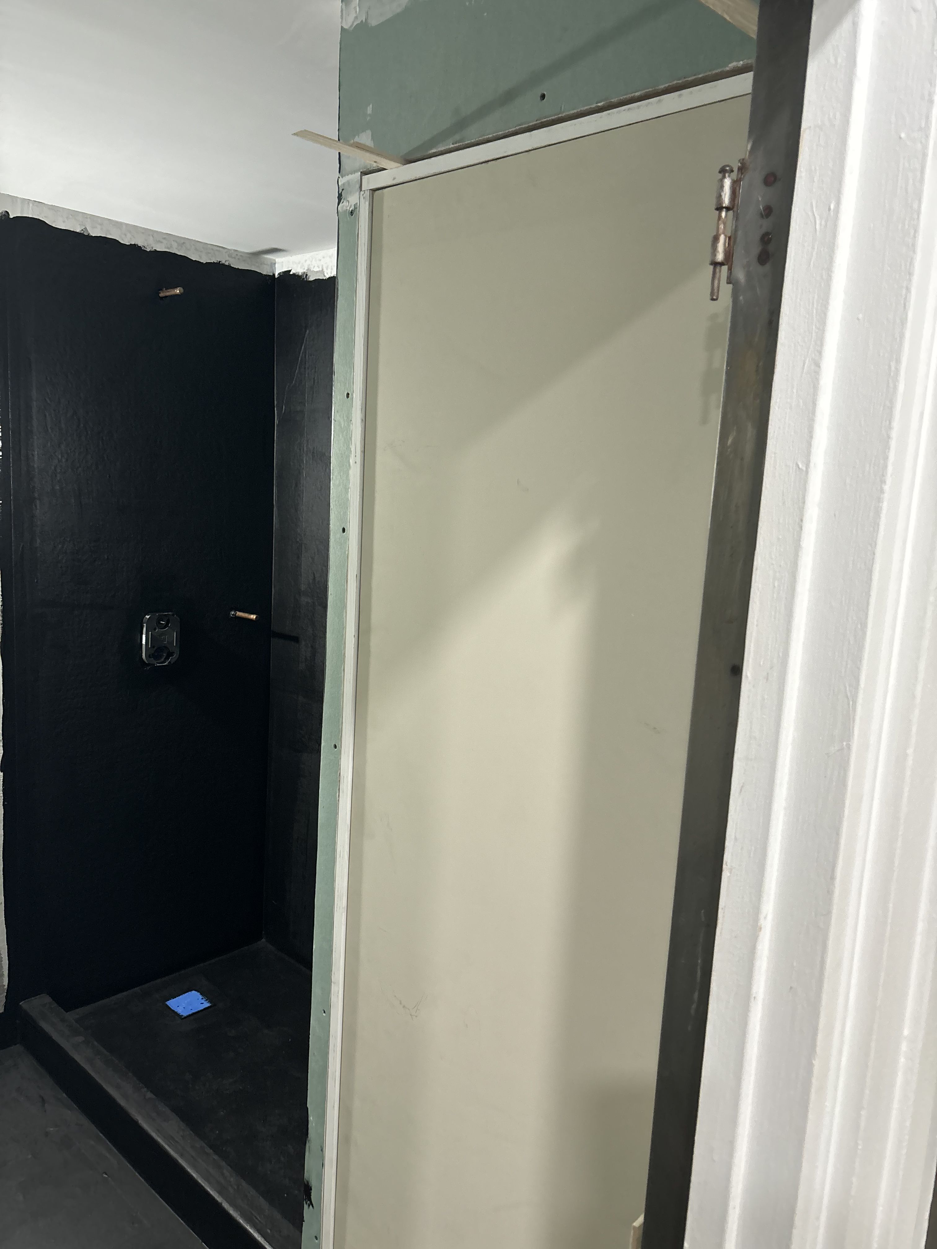Plaza Street East Apt. - Finish work